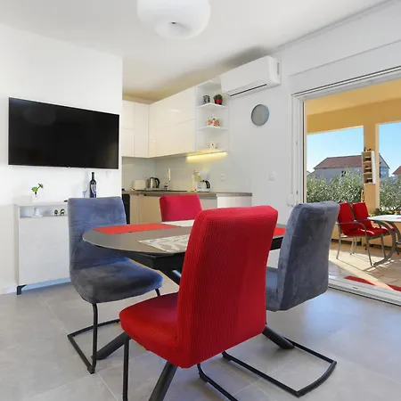 Apartment With A Parking Space Kastel Gomilica, - 19248 Kastela